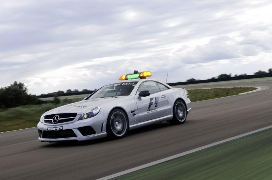  Mercedes-Benz SL63 AMG F1 Safety Car 2009 года  (фото 31 из 33)
